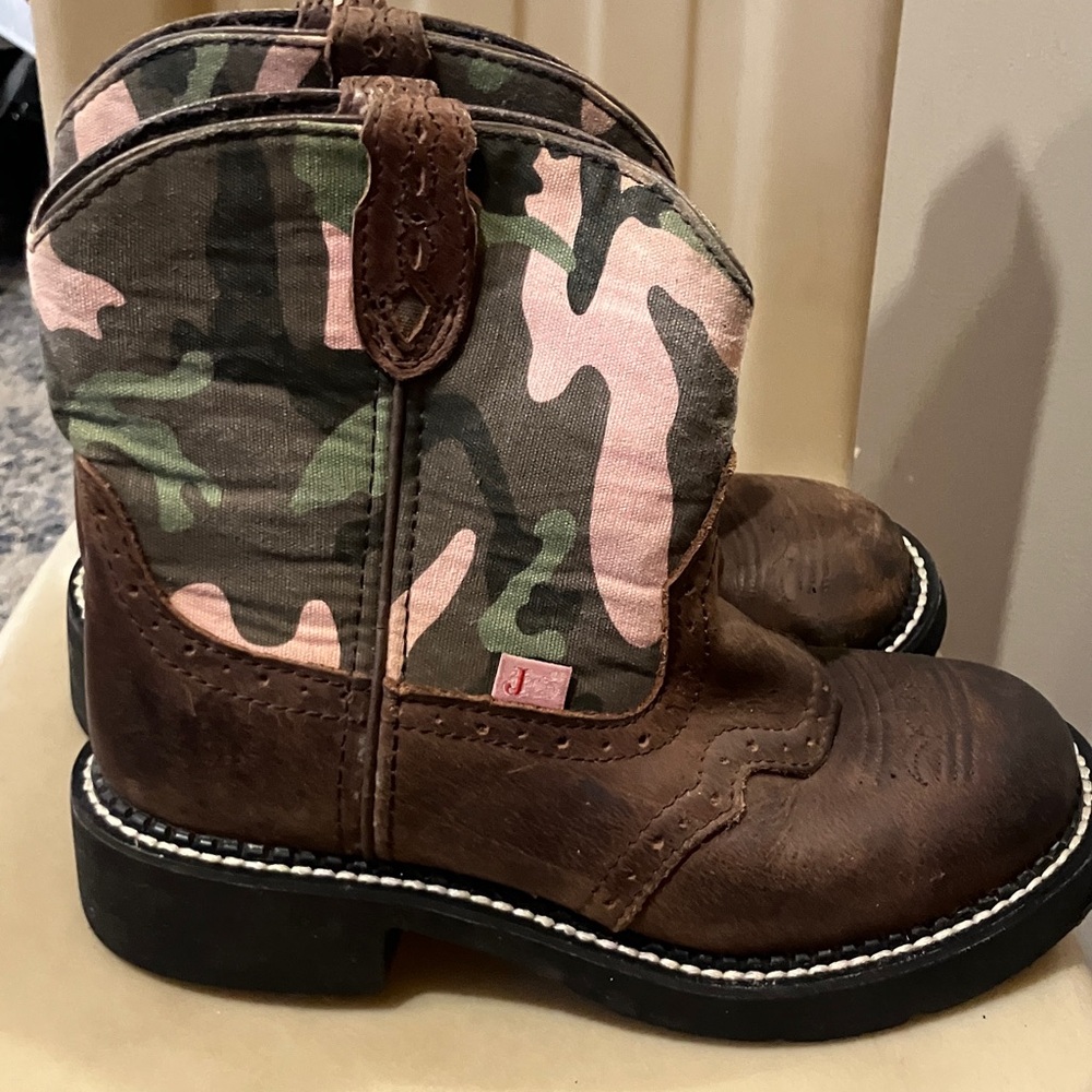 Justin Boots Kids Camo and Brown Boots - Picture 3 of 5